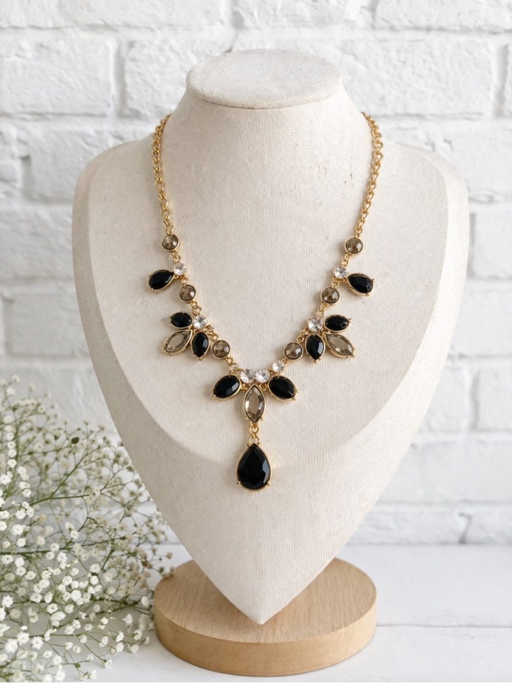 New York & Company NWT Black &  Gold-Tone Statement Gem Necklace